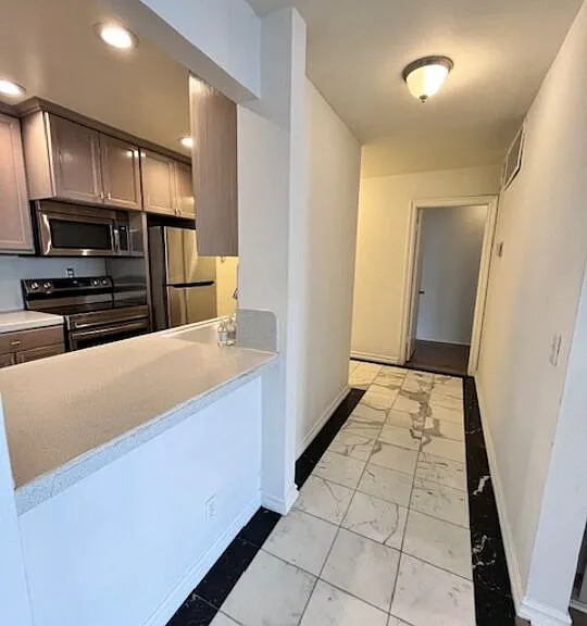 906 N Doheny Dr #512 — Photo 13