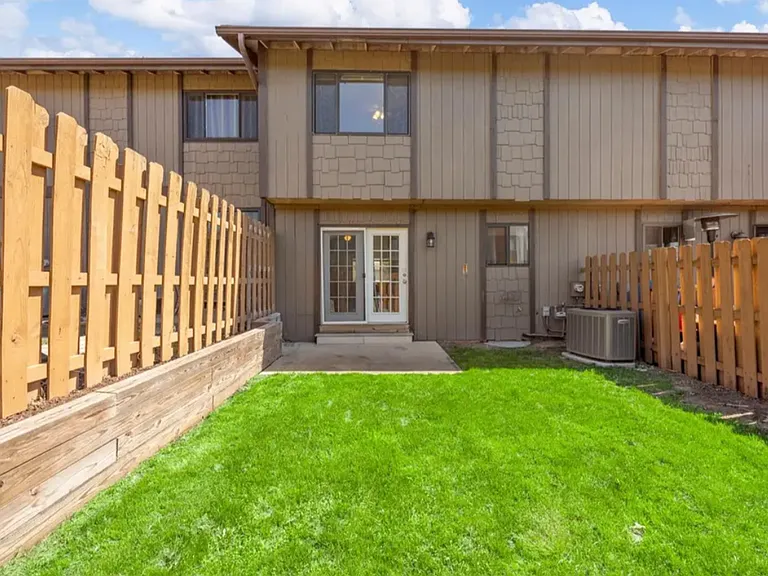 2904 San Souci Dr — Photo 2