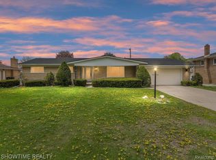 37305 Maas Dr, Sterling Heights, MI 48312