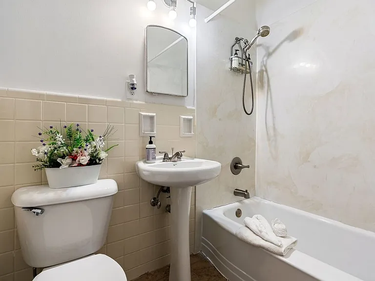 212 Stacy St — Photo 14