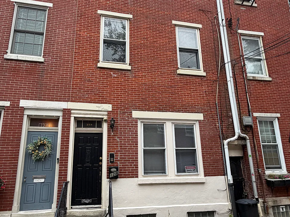 128 Pemberton St