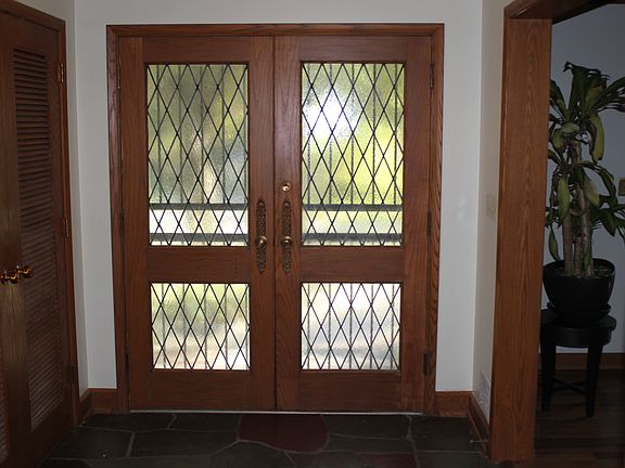 4th image of 2504 Oakridge Ln