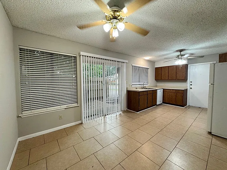 9502 Quail Village Ln — Photo 9