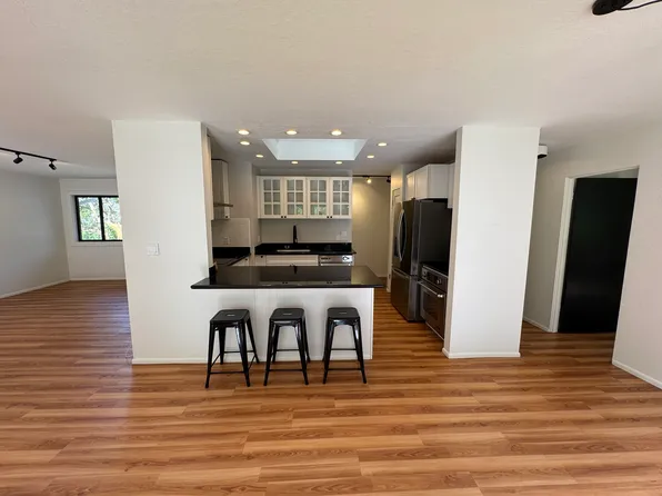 1369 Kaeleku St, Honolulu, HI 96825