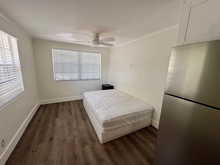 Cresthaven Ct — Photo 8