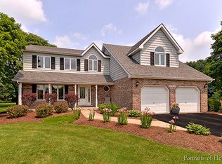 41W554 Holly Ct, St Charles, IL