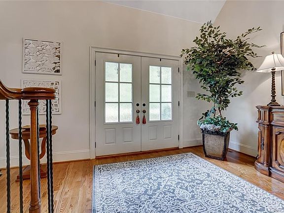 5th image of 3512 Country Club Dr