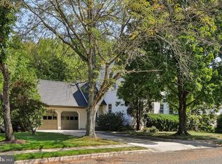 5 Saddle Dr, Mount Laurel, NJ 08054