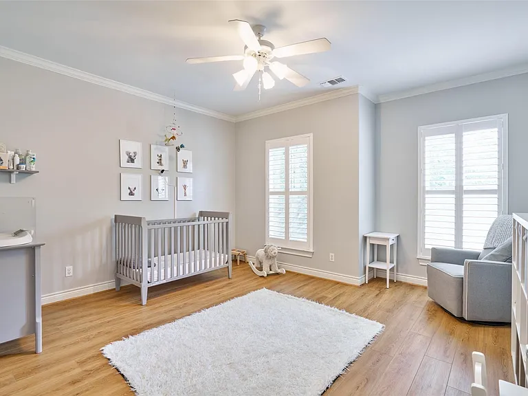 4028 Gramercy St — Photo 32