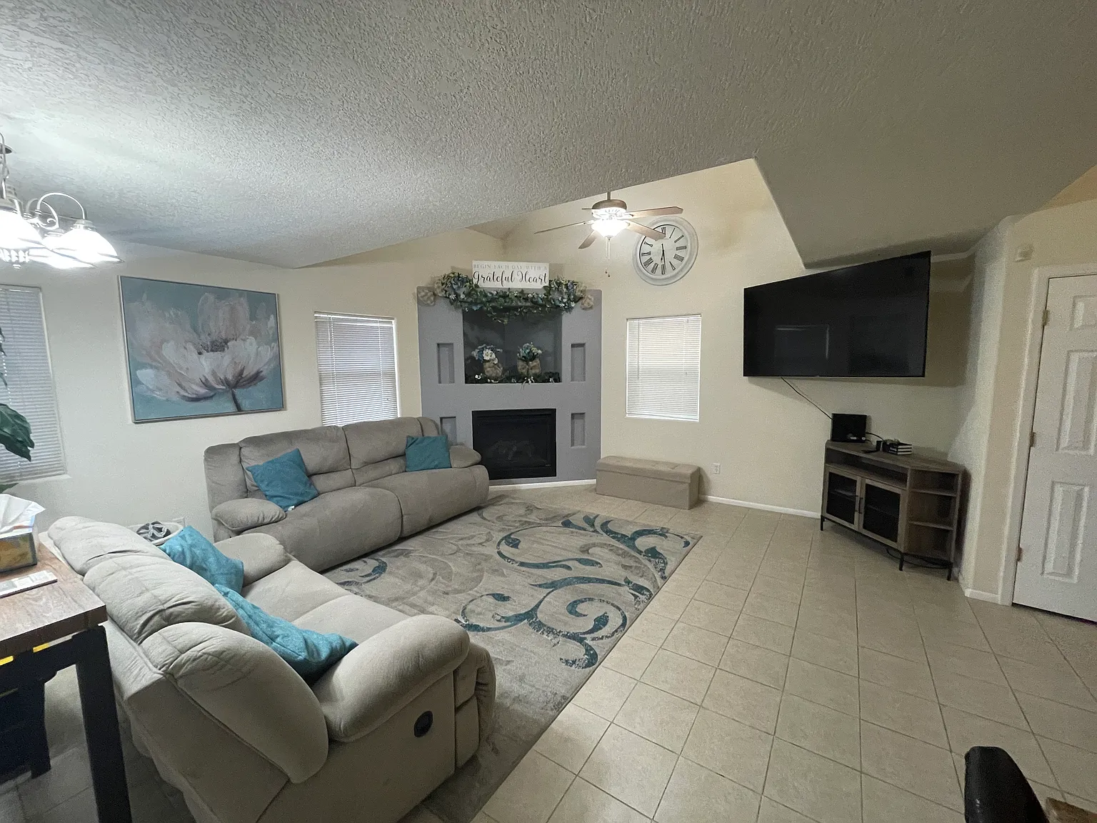 3 bed, 2.5 bath, 1846 sqft, $2,800 — Photo 4