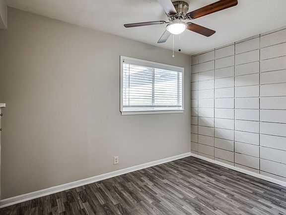 5th image of 2213 Capri Dr APT 106