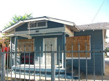 1st image of 1425 E 59th Pl