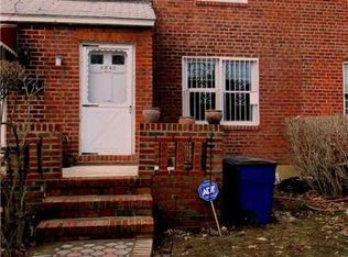 5840 206th St, Bayside, NY 11364