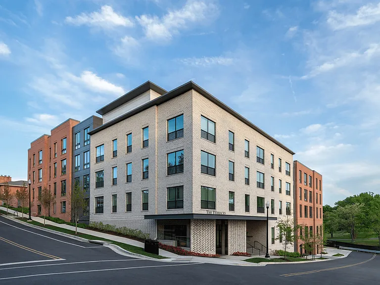 Arlington View Terraces — Photo 1