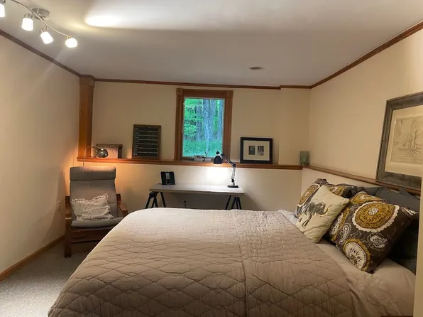 3 Kinne St APT B, Lebanon, NH 03766