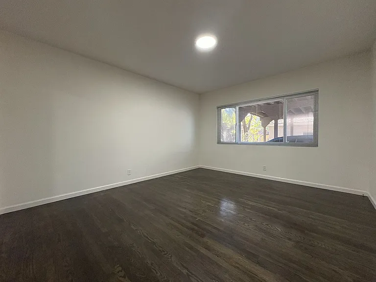 Charming 2 Bedroom, 2 Bathroom Home in Redwood City — Photo 25