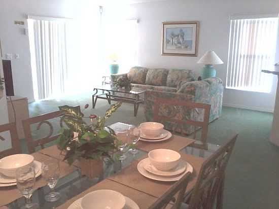 SCZ3P457SC-formal-dining-area