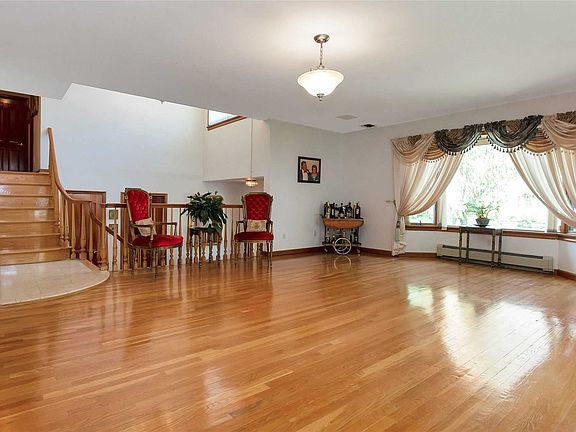 4th image of 50 Viola Dr