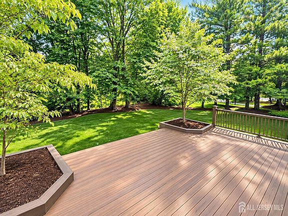 4th image of 511 Sayre Dr