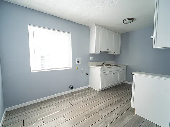 2 bed, 1200 sqft, $2,045 — Photo 2