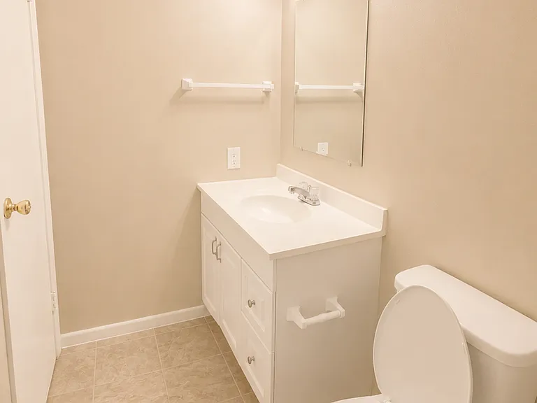 202 NE Westwind Dr #A — Photo 15