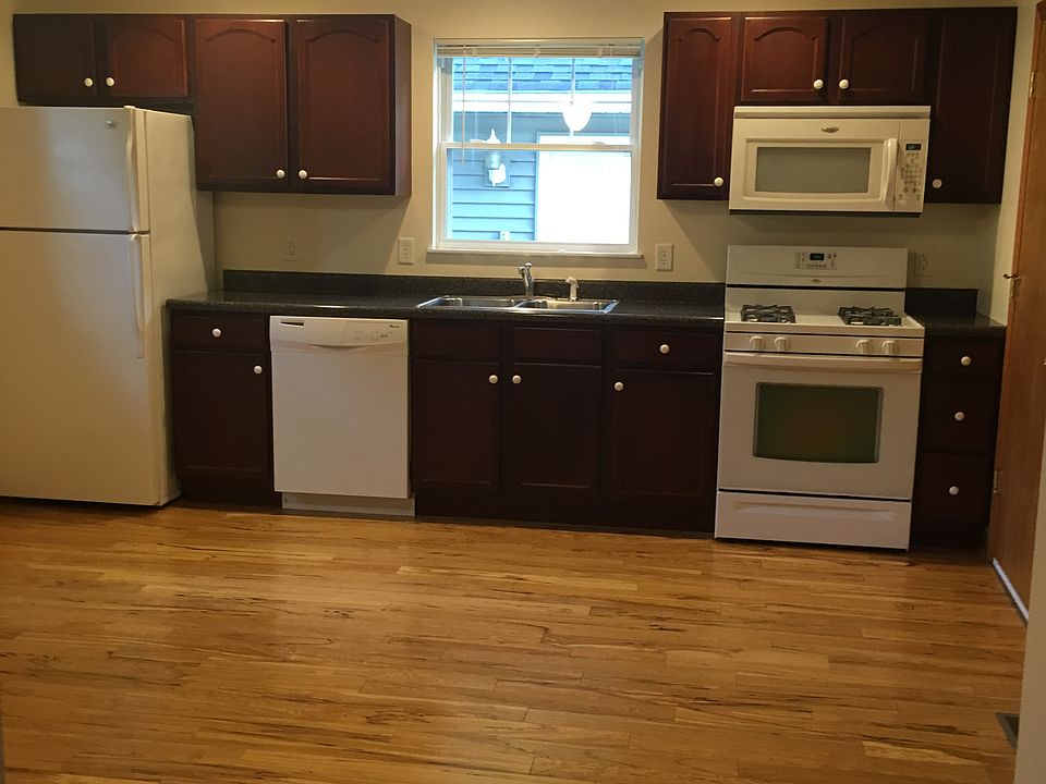 1st image of 158 College Ave APT 1