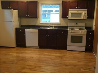 158 College Ave APT 1, Valparaiso, IN 46383