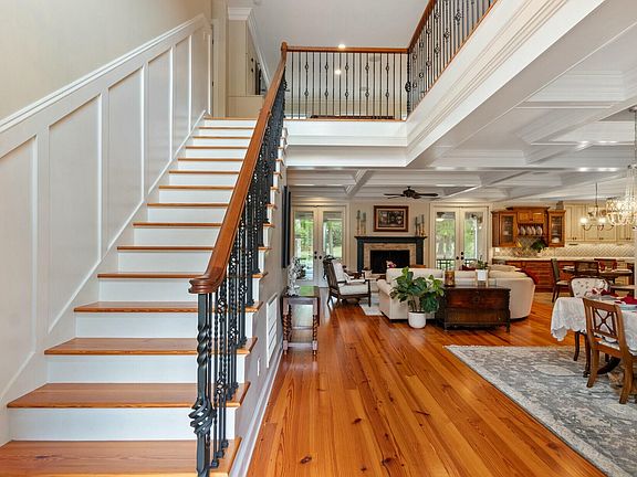 4th image of 4217 Sawgrass Dr