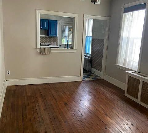 3rd image of 1206 Elm St