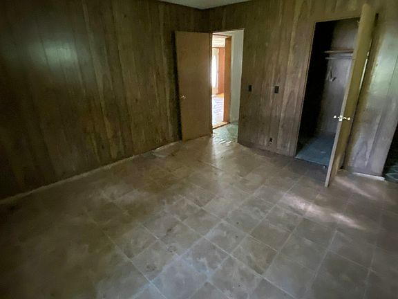2nd image of 715 Sherman Ave