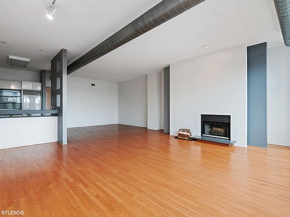 4th image of 2600 N Southport Ave APT 316