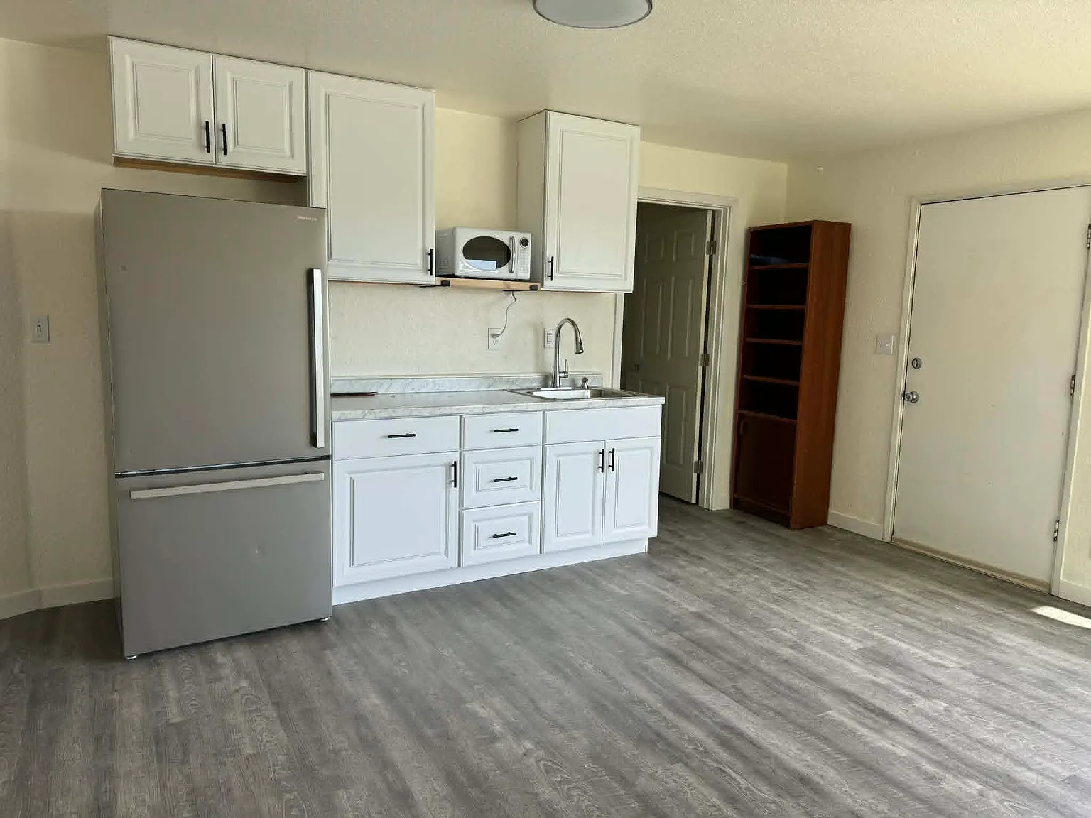 1 bed, 650 sqft, $1,900 — Photo 2