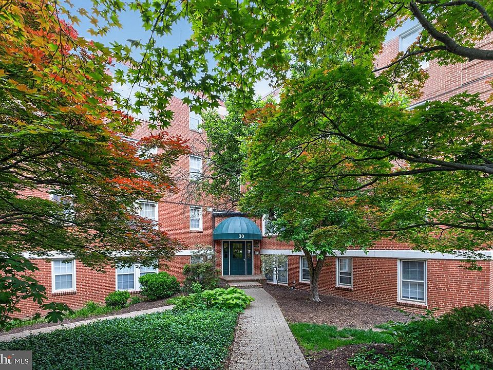 1st image of 30 S Old Glebe Rd APT 202