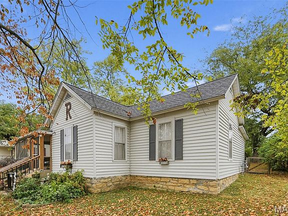 15th image of 204 Watts St