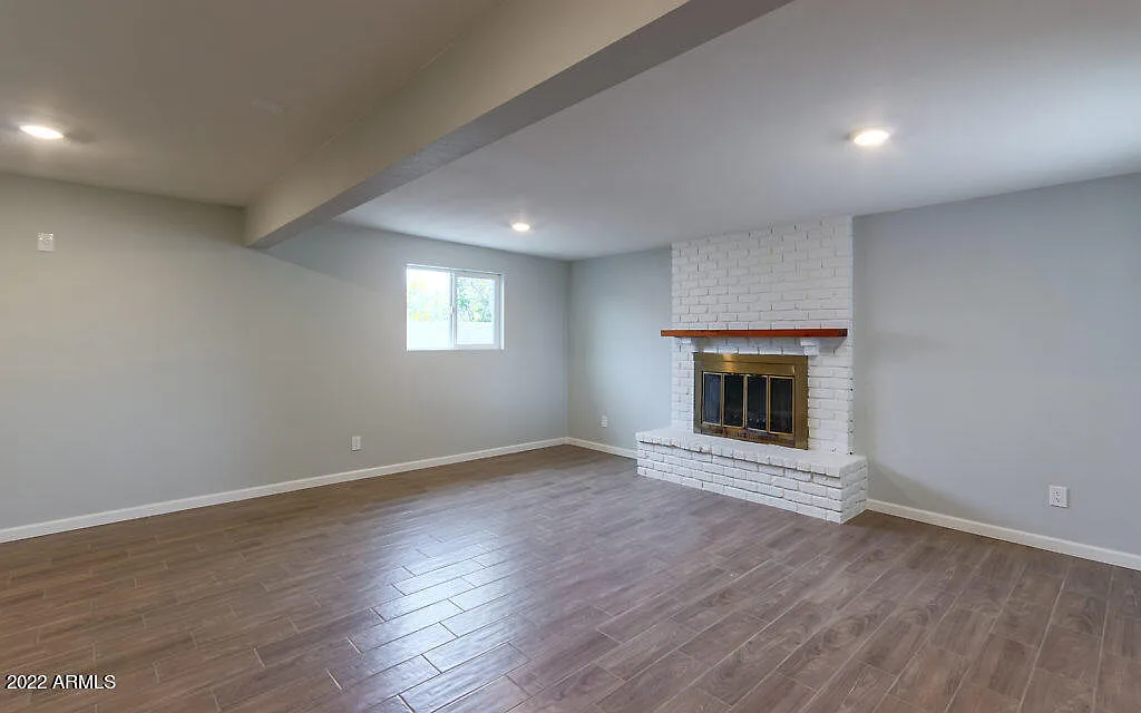 23-003, 1654 N Queensbury - 1 — Photo 4