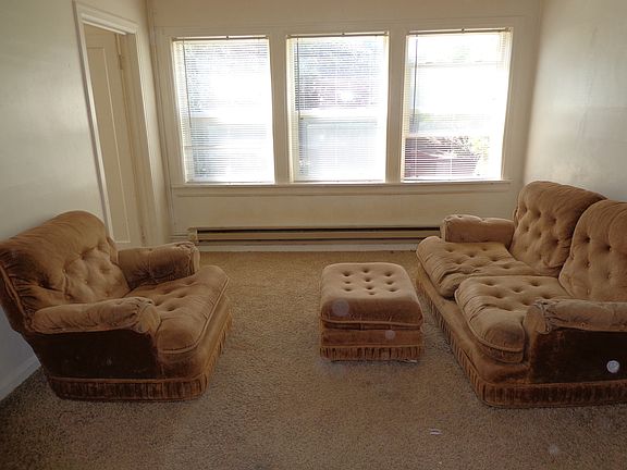 3rd image of 525 Walnut St APT 31