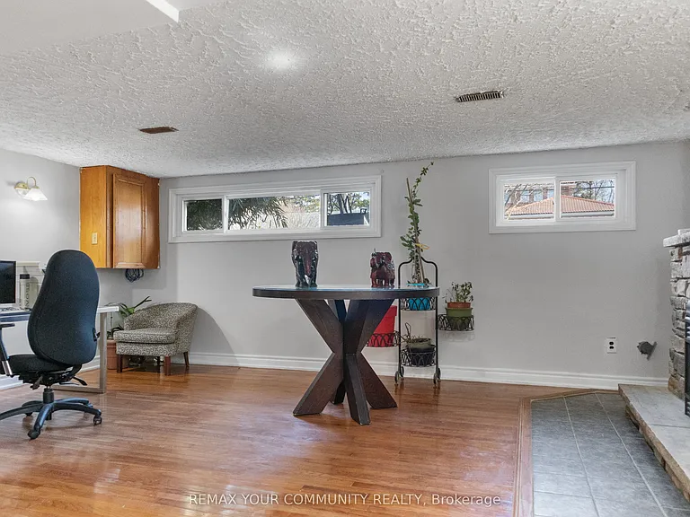 2 Emmeline Cres #LOWER — Photo 10