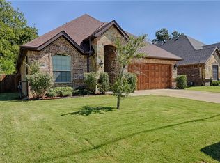 708 English St, Irving, TX 75061