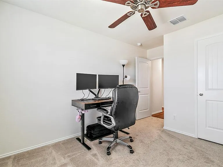 720 Autumnwood Way — Photo 17