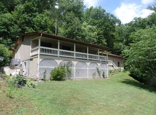 639 Dicks Creek Rd, Whittier, NC 28789