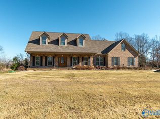 210 Deer Run Cir, Rogersville, AL 35652