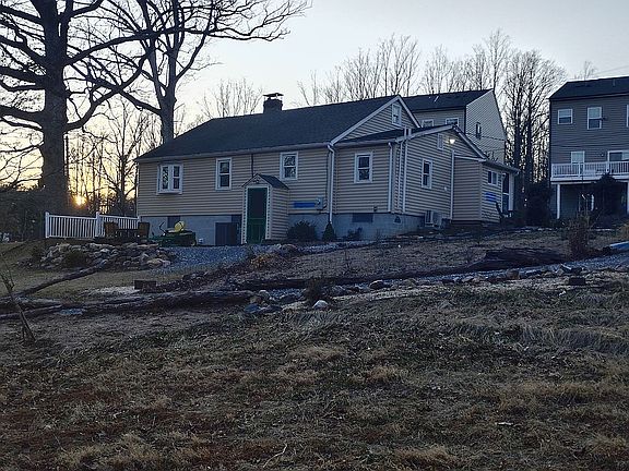 2nd image of 4619 Lathe Rd