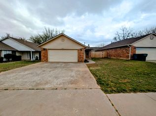 9320 Pear St, Midwest City, OK 73130