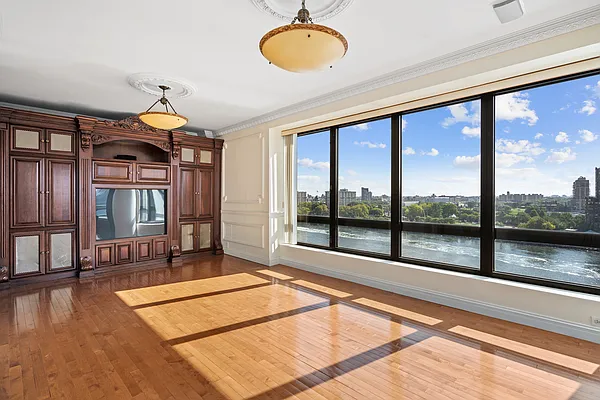 Sold by Douglas Elliman | media 14