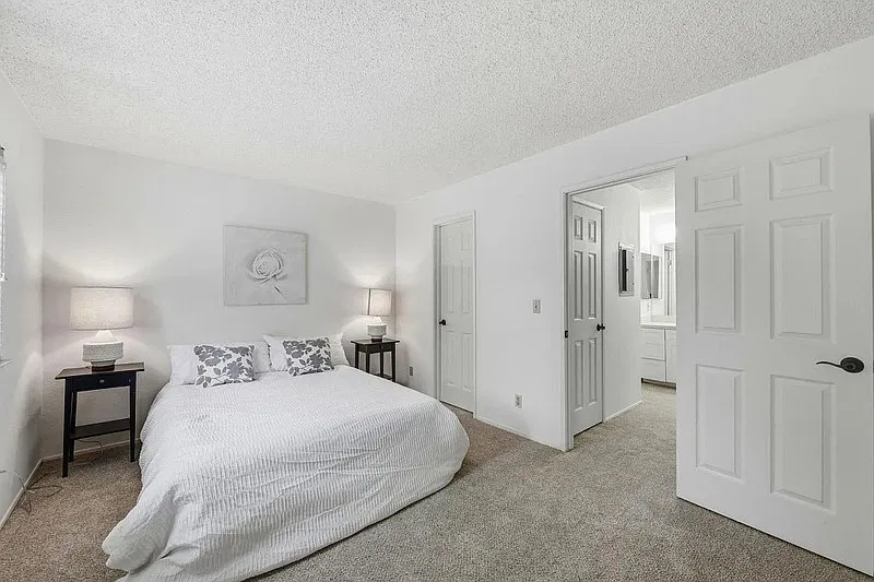 1 bed, 1.0 bath, 648 sqft, $2,300 — Photo 3