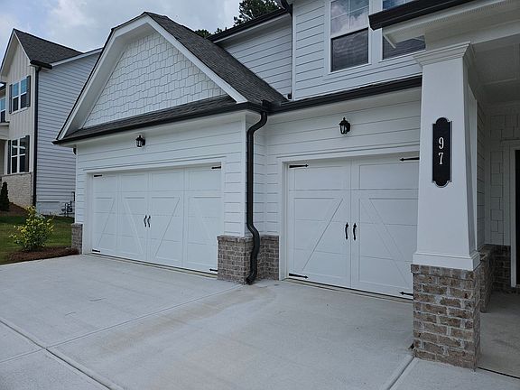 3rd image of 97 Andalusa Ct