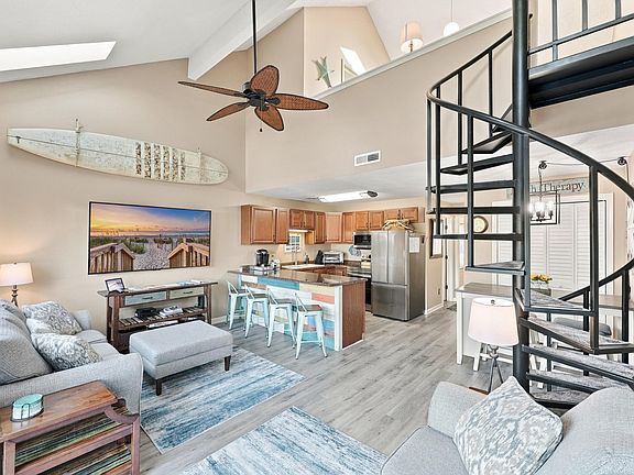 2nd image of 1850 Colony Dr. #2L