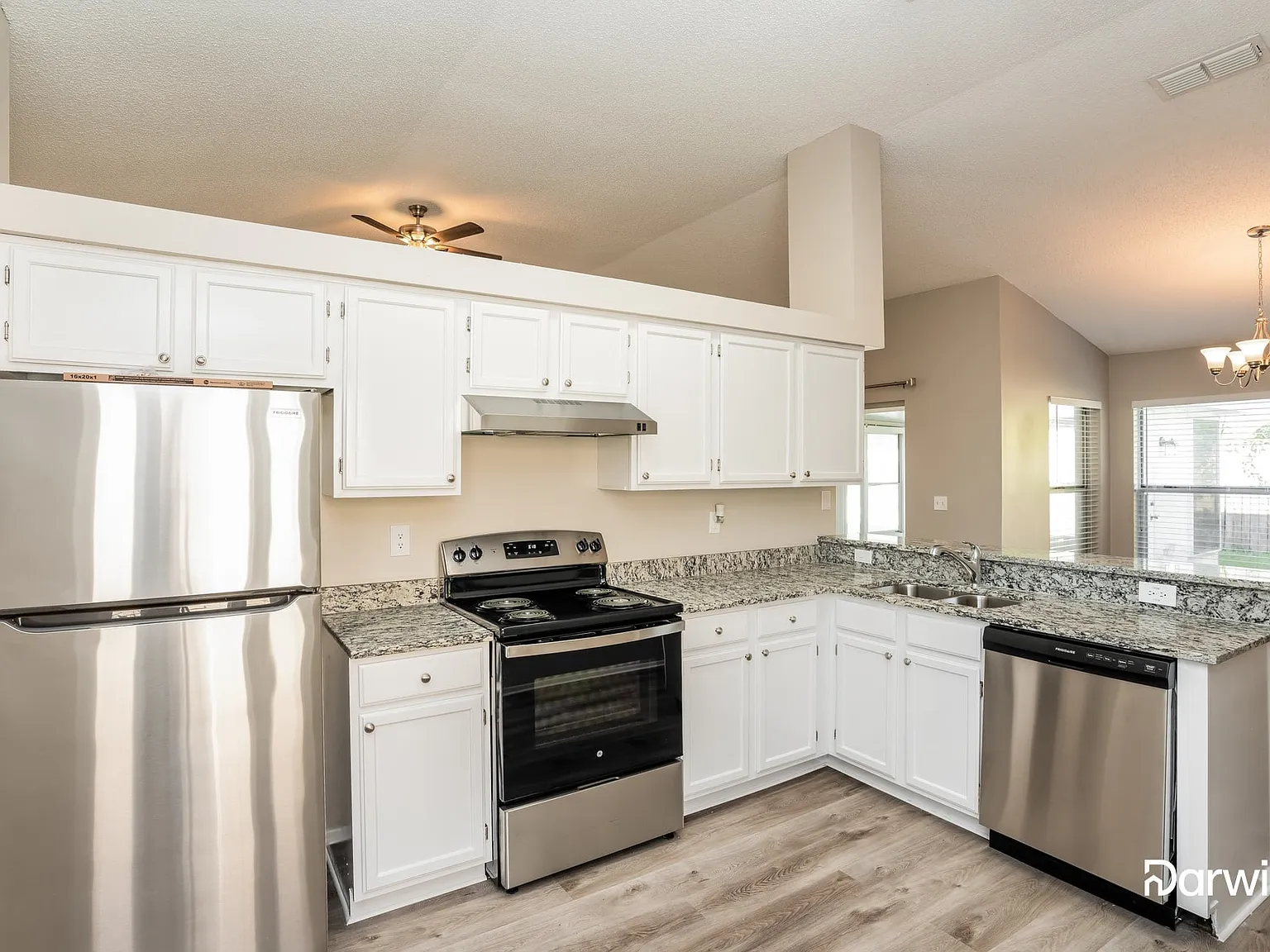 3 bed, 2.0 bath, 1534 sqft, $2,265 — Photo 2
