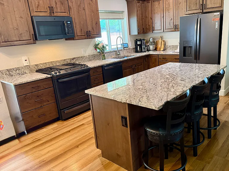 1321 E Elderberry Cir — Photo 3
