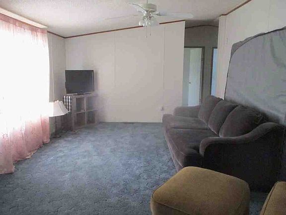 4th image of 230 Fox Run Dr